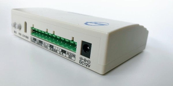 智能溫濕度調(diào)節(jié)器